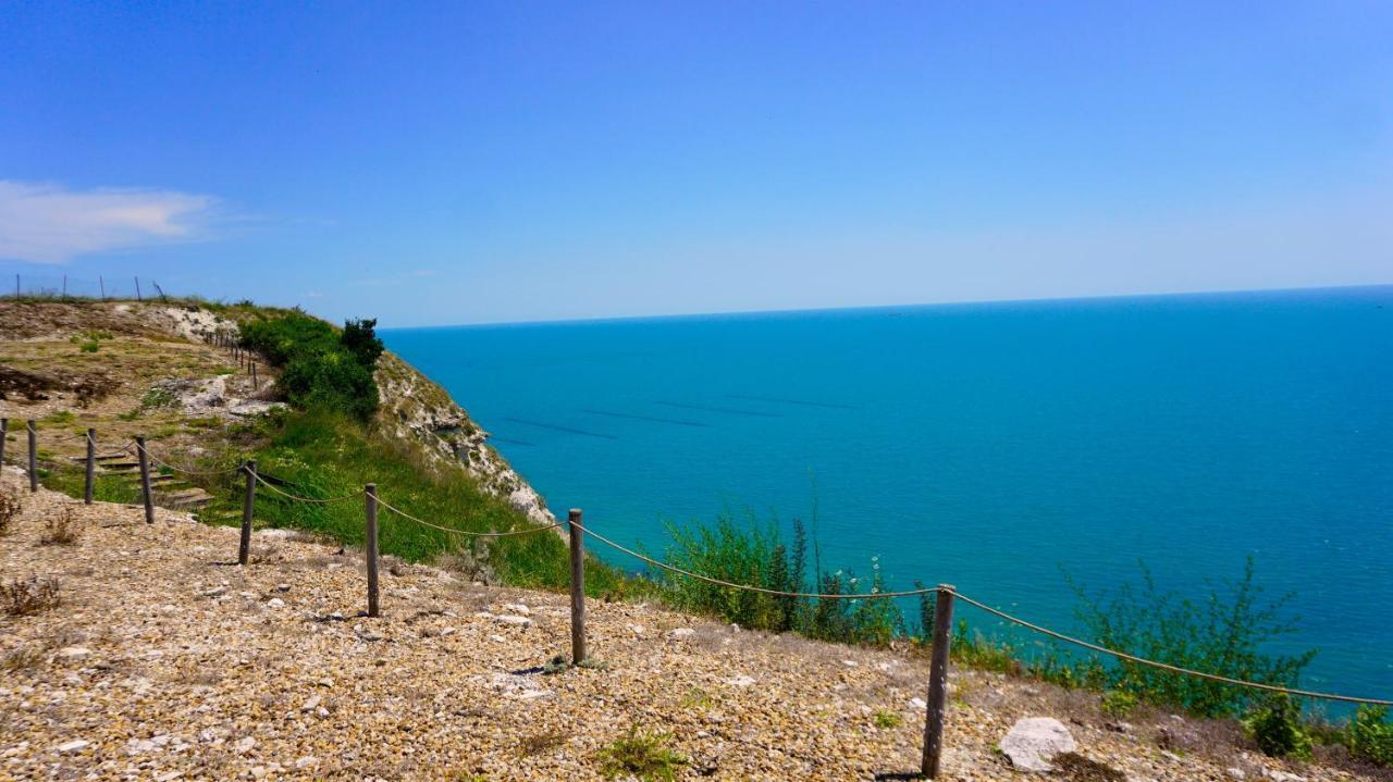 Морски Апартаменти Джулай Морнинг - July Morning Sea View Apartments Kavarna Exteriér fotografie
