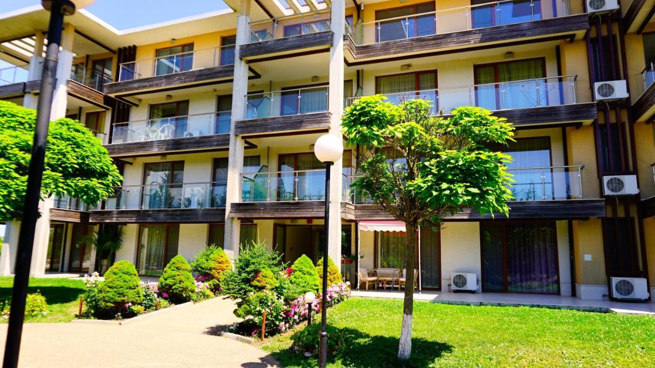 Морски Апартаменти Джулай Морнинг - July Morning Sea View Apartments Kavarna Exteriér fotografie