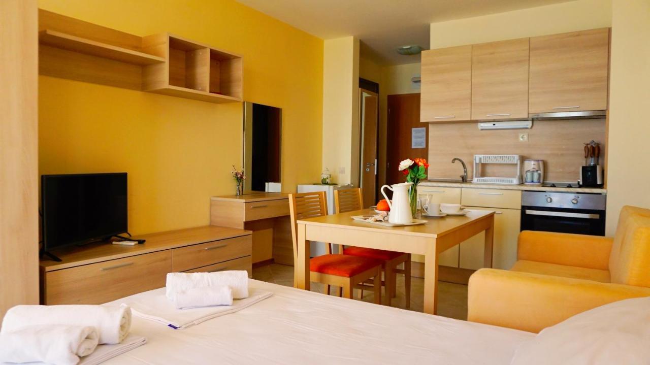 Морски Апартаменти Джулай Морнинг - July Morning Sea View Apartments Kavarna Exteriér fotografie