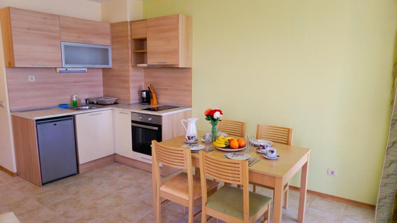Морски Апартаменти Джулай Морнинг - July Morning Sea View Apartments Kavarna Exteriér fotografie