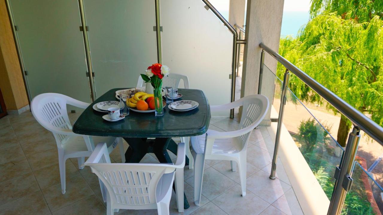 Морски Апартаменти Джулай Морнинг - July Morning Sea View Apartments Kavarna Exteriér fotografie