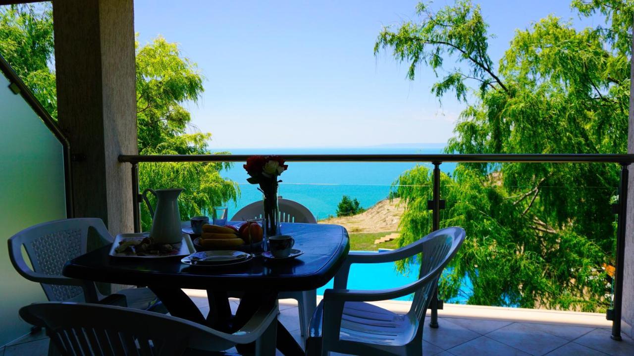 Морски Апартаменти Джулай Морнинг - July Morning Sea View Apartments Kavarna Exteriér fotografie