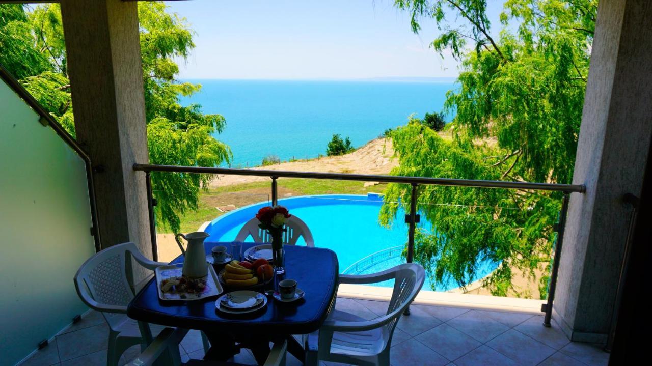 Морски Апартаменти Джулай Морнинг - July Morning Sea View Apartments Kavarna Exteriér fotografie
